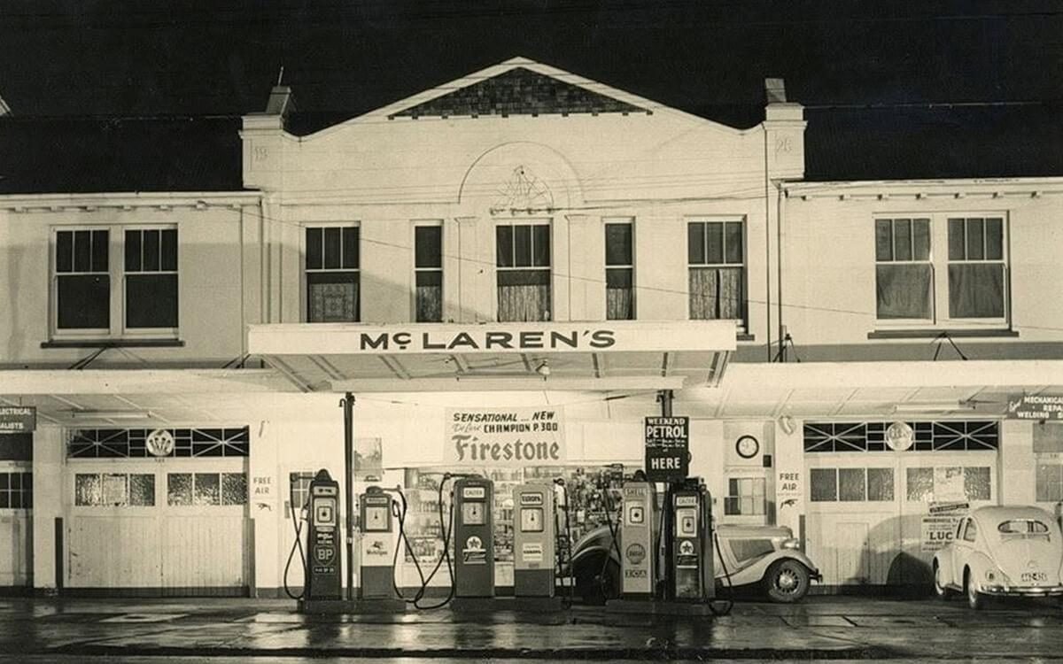 Bengkel dan pom bensin lama keluarga McLaren di Remuera, Auckland